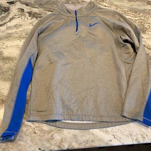 Men’s Nike top